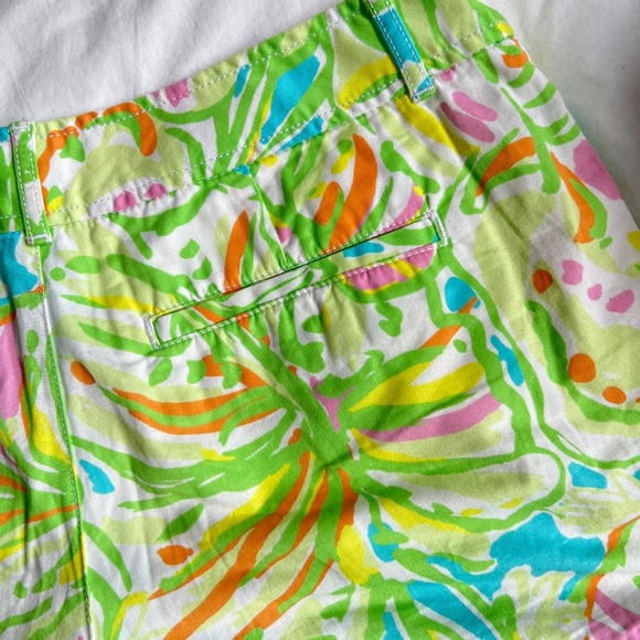 Lilly Pulitzer Buttercup Shorts Size 6 Scalloped Hem Preppy Resort Green White - Picture 2 of 6